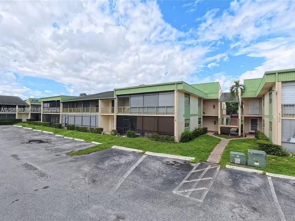 For Rent: $1,950 (2 beds, 2 baths, 1085 Square Feet)