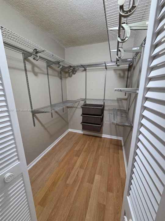 For Rent: $1,950 (2 beds, 2 baths, 1085 Square Feet)