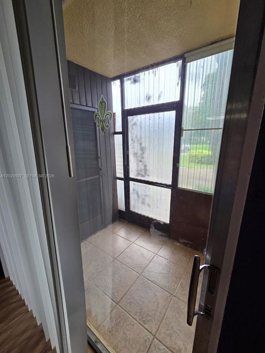 For Rent: $1,950 (2 beds, 2 baths, 1085 Square Feet)