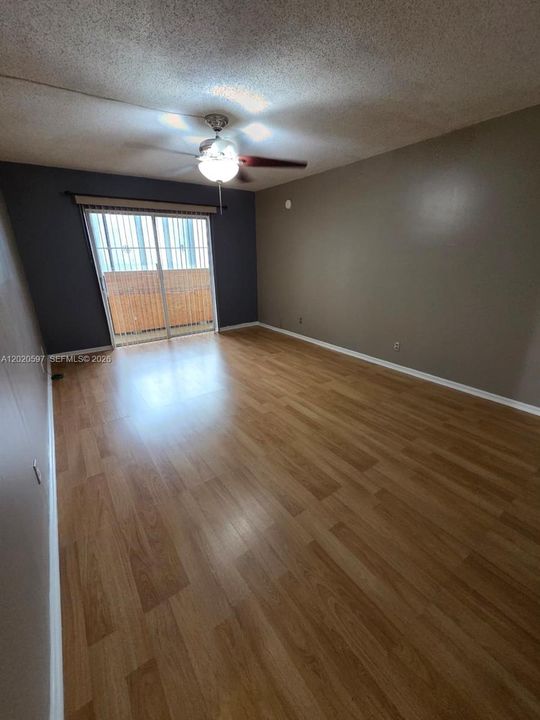 For Rent: $1,950 (2 beds, 2 baths, 1085 Square Feet)
