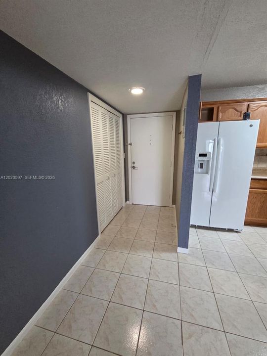 For Rent: $1,950 (2 beds, 2 baths, 1085 Square Feet)