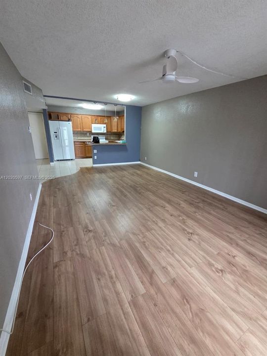 For Rent: $1,950 (2 beds, 2 baths, 1085 Square Feet)
