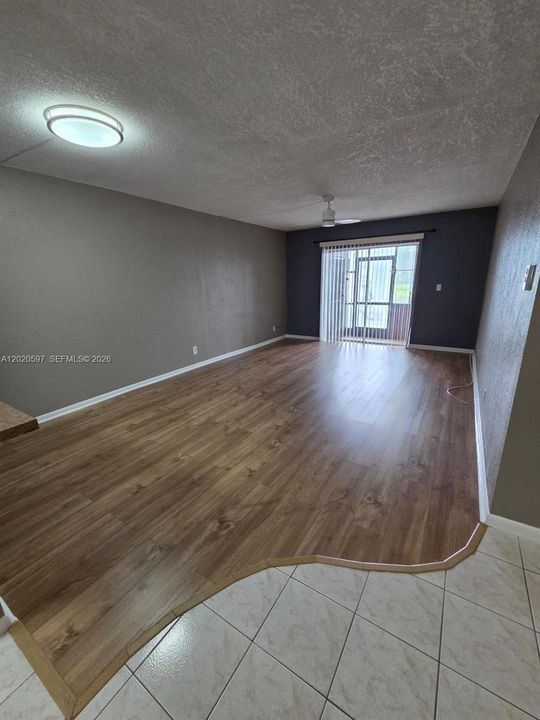 For Rent: $1,950 (2 beds, 2 baths, 1085 Square Feet)