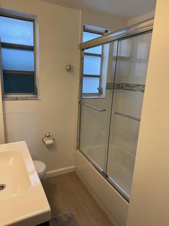 For Sale: $325,000 (2 beds, 2 baths, 357 Square Feet)