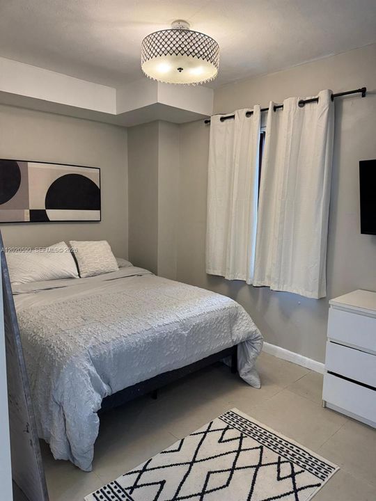 For Sale: $325,000 (2 beds, 2 baths, 357 Square Feet)