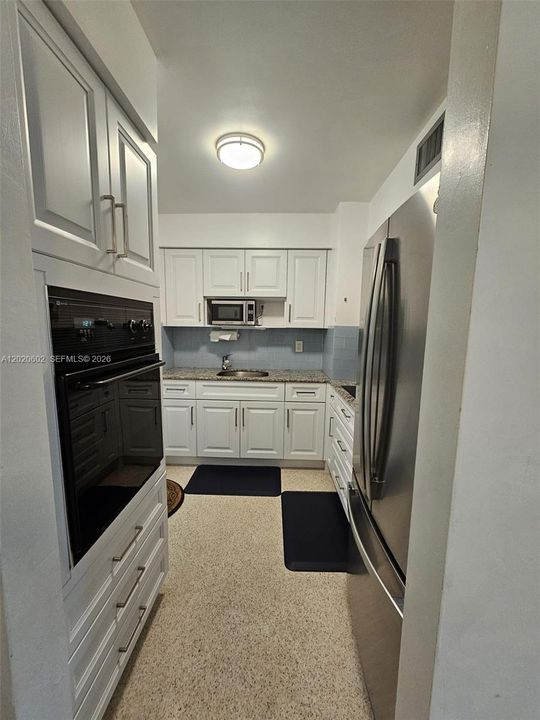 В аренду: $3,500 (1 спален, 1 ванн, 853 Квадратных фут)
