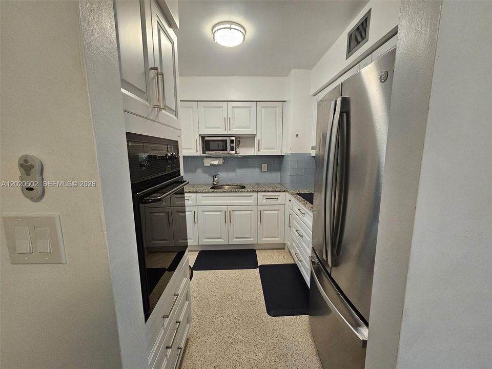 В аренду: $3,500 (1 спален, 1 ванн, 853 Квадратных фут)