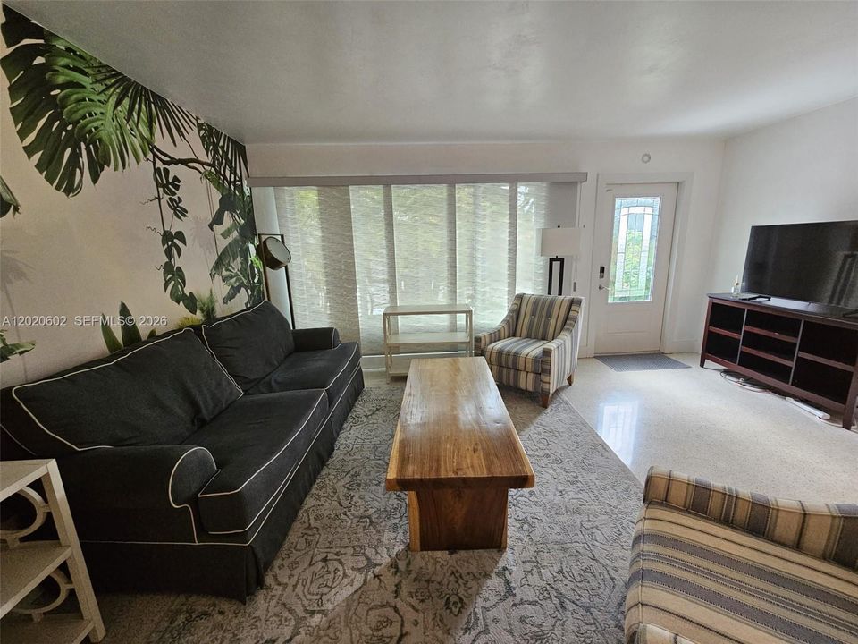 В аренду: $3,500 (1 спален, 1 ванн, 853 Квадратных фут)