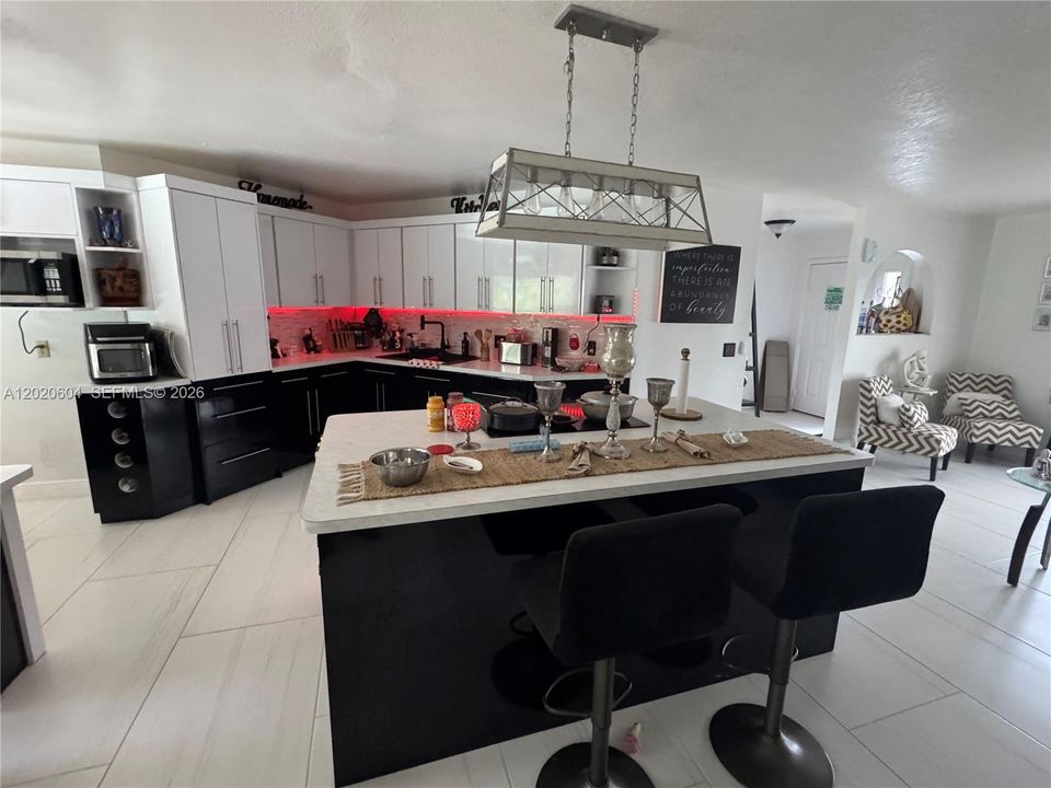 На продажу: $349,990 (3 спален, 2 ванн, 0 Квадратных фут)