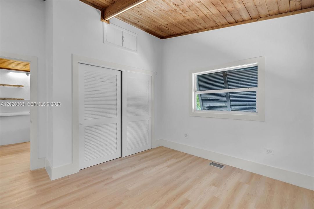 For Sale: $795,000 (4 beds, 3 baths, 1400 Square Feet)