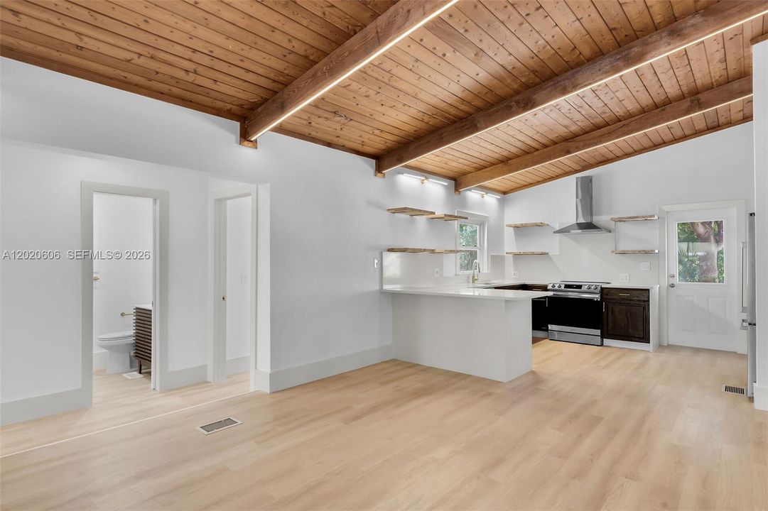 For Sale: $795,000 (4 beds, 3 baths, 1400 Square Feet)