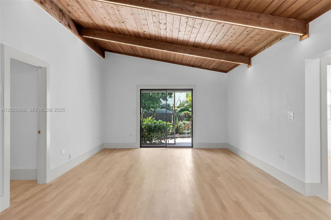 For Sale: $795,000 (4 beds, 3 baths, 1400 Square Feet)