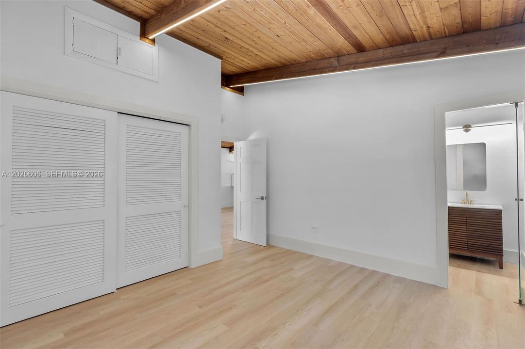 For Sale: $795,000 (4 beds, 3 baths, 1400 Square Feet)