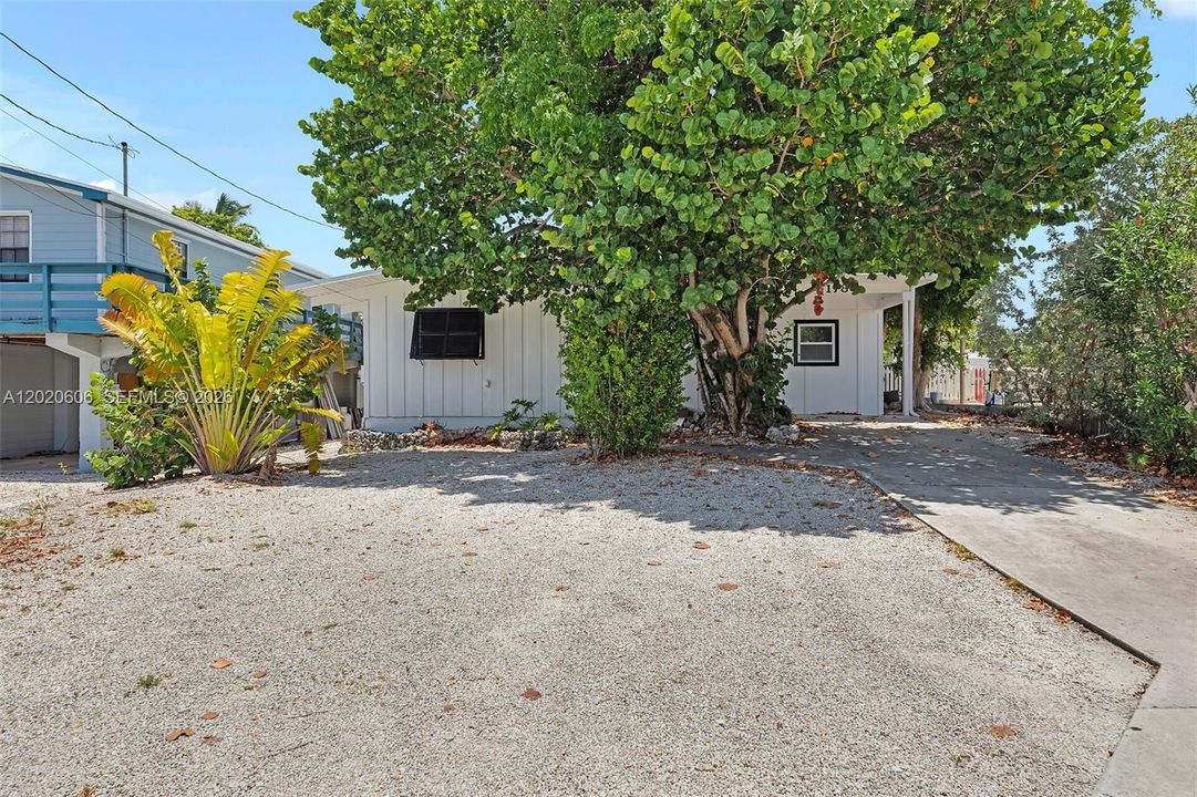 For Sale: $795,000 (4 beds, 3 baths, 1400 Square Feet)