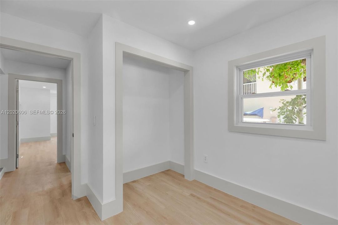 For Sale: $795,000 (4 beds, 3 baths, 1400 Square Feet)