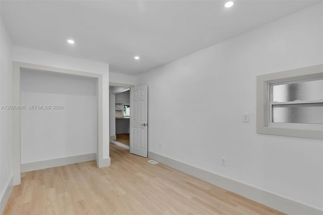 For Sale: $795,000 (4 beds, 3 baths, 1400 Square Feet)