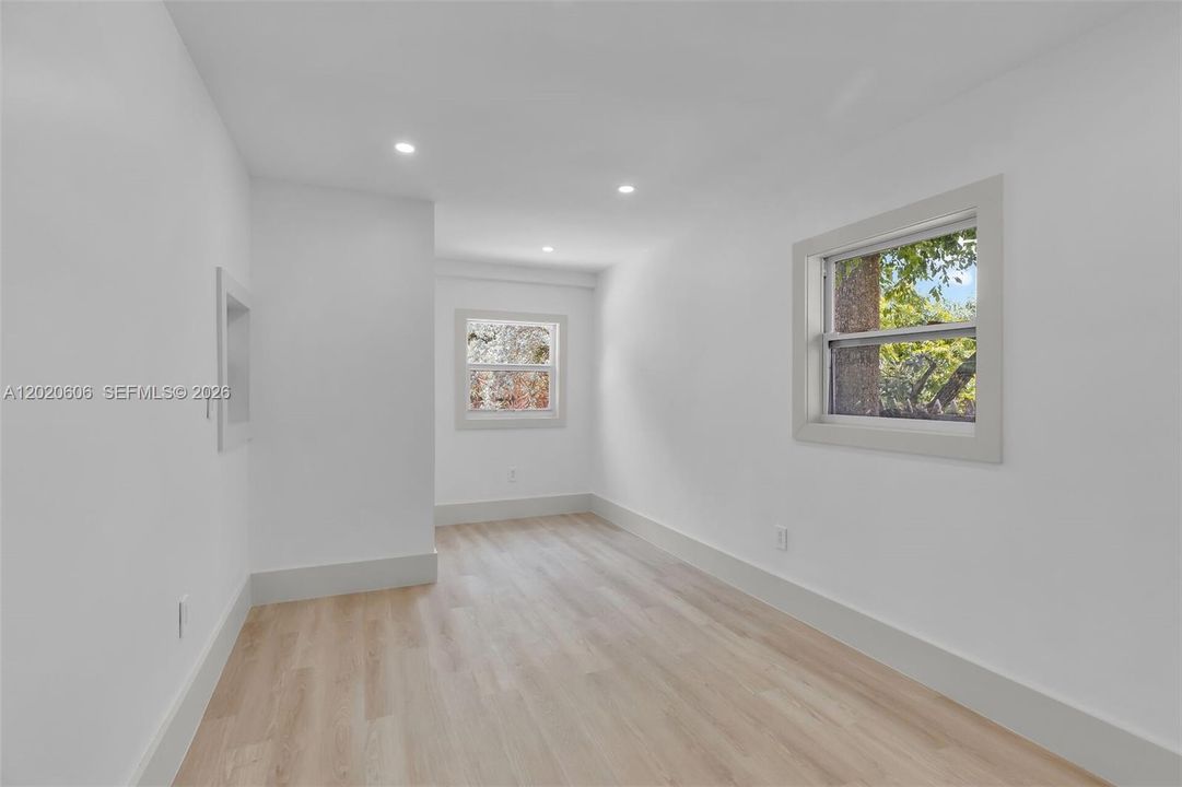 For Sale: $795,000 (4 beds, 3 baths, 1400 Square Feet)