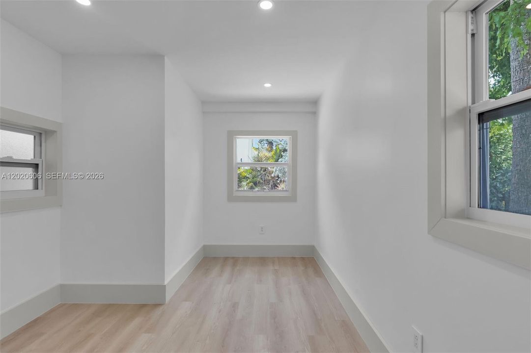 For Sale: $795,000 (4 beds, 3 baths, 1400 Square Feet)