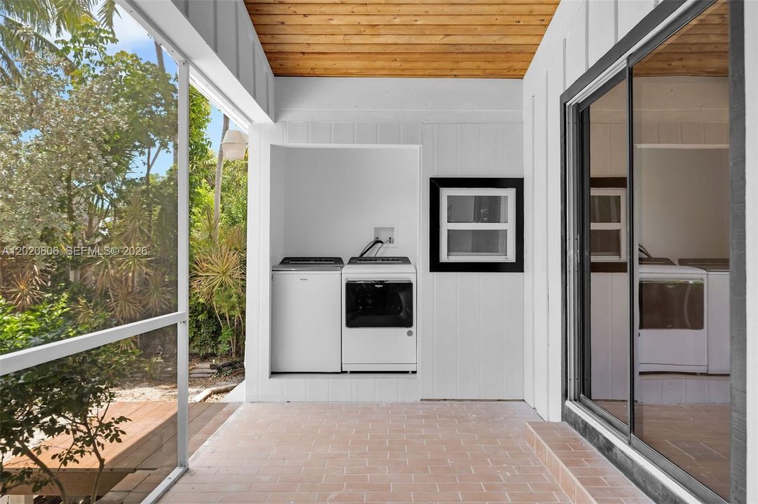 For Sale: $795,000 (4 beds, 3 baths, 1400 Square Feet)