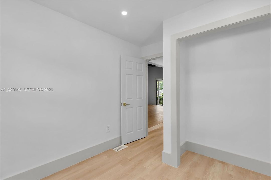 For Sale: $795,000 (4 beds, 3 baths, 1400 Square Feet)