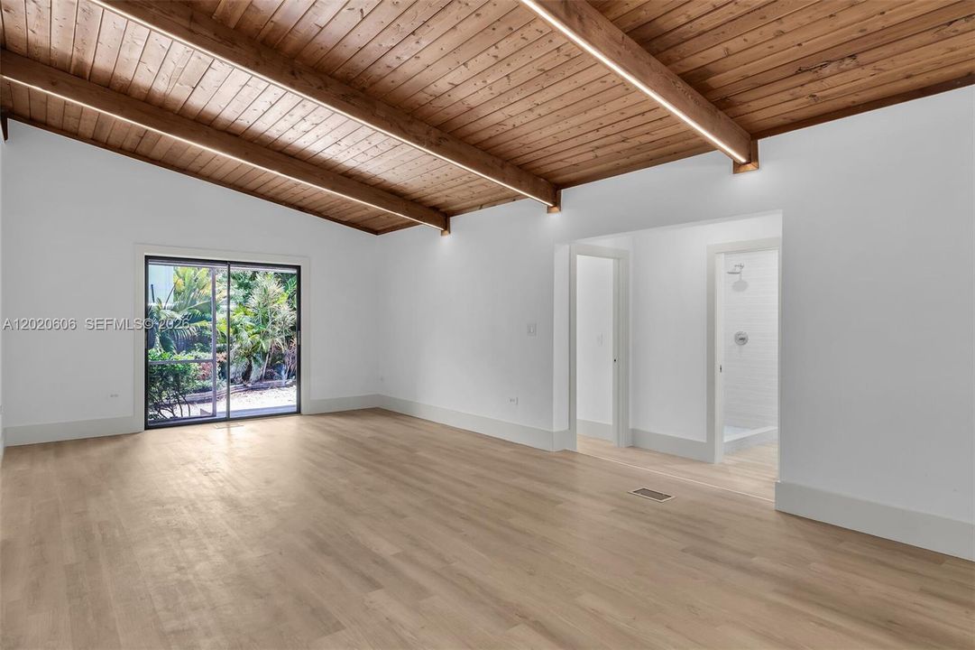 For Sale: $795,000 (4 beds, 3 baths, 1400 Square Feet)