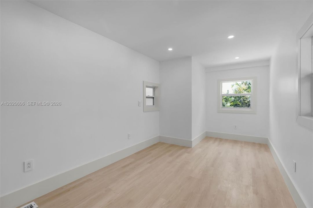For Sale: $795,000 (4 beds, 3 baths, 1400 Square Feet)