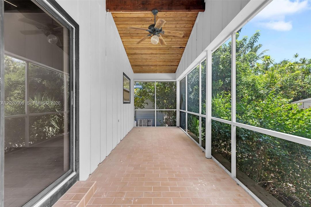 For Sale: $795,000 (4 beds, 3 baths, 1400 Square Feet)