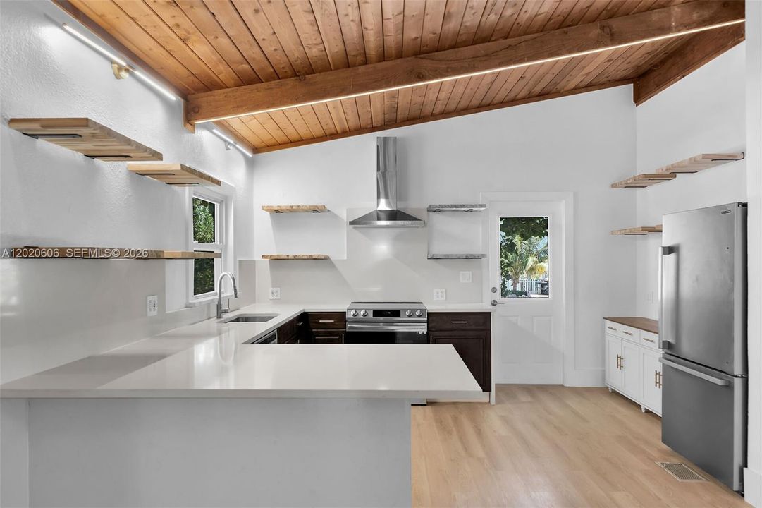 For Sale: $795,000 (4 beds, 3 baths, 1400 Square Feet)