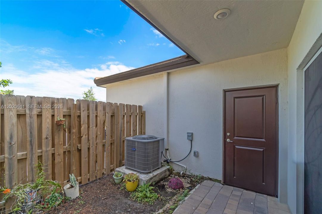 En Venta: $489,000 (4 camas, 3 baños, 1892 Pies cuadrados)