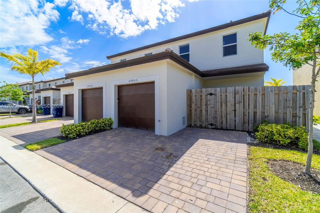 En Venta: $489,000 (4 camas, 3 baños, 1892 Pies cuadrados)