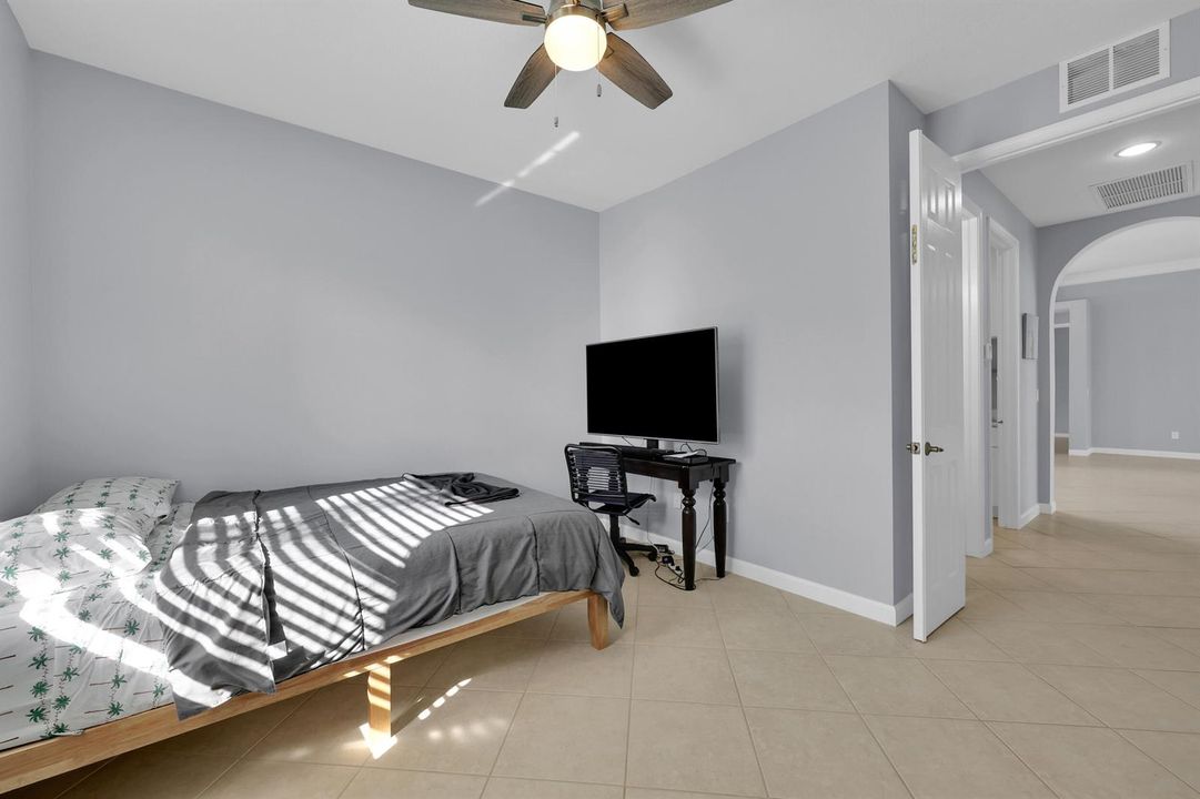 Guest bedroom 1