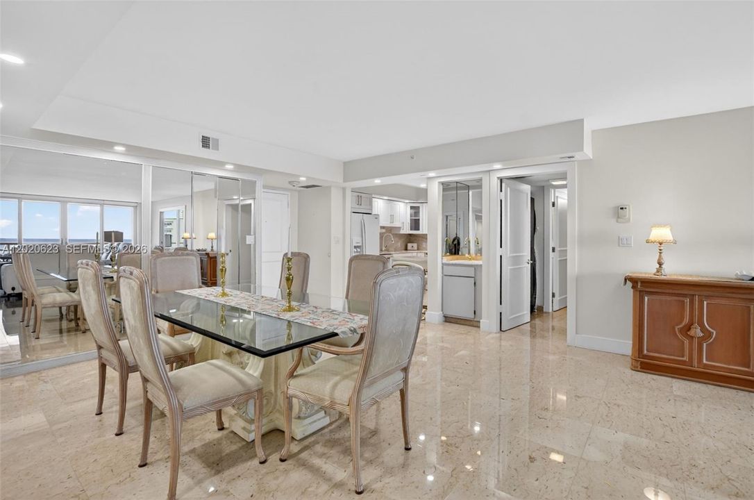 For Sale: $975,000 (2 beds, 2 baths, 1438 Square Feet)