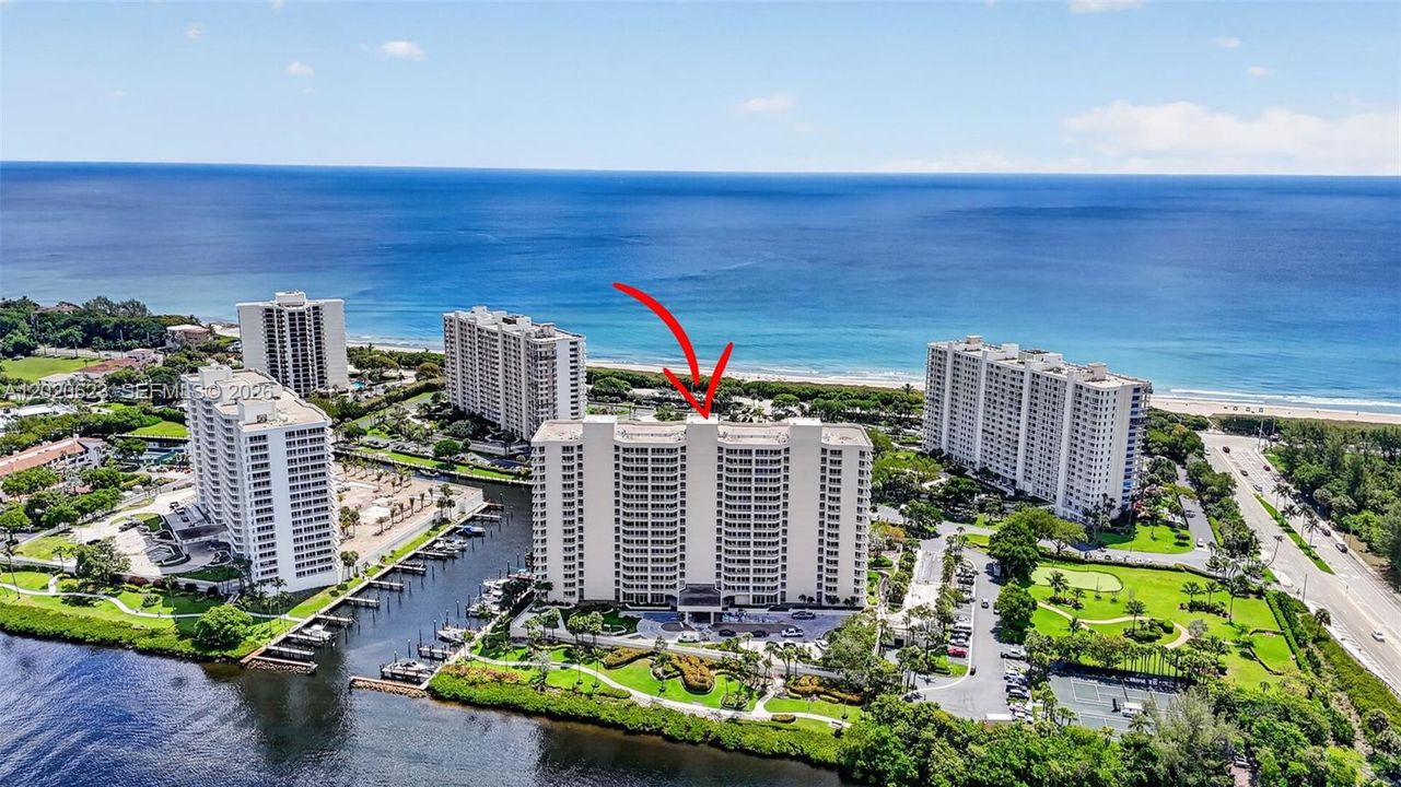 For Sale: $975,000 (2 beds, 2 baths, 1438 Square Feet)