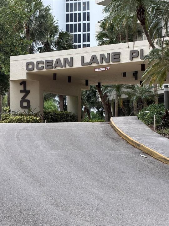 For Rent: $5,450 (2 beds, 2 baths, 1460 Square Feet)