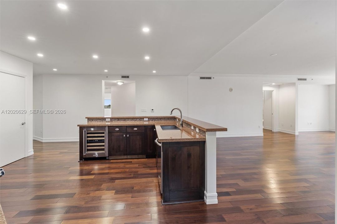 For Rent: $7,750 (2 beds, 2 baths, 2525 Square Feet)