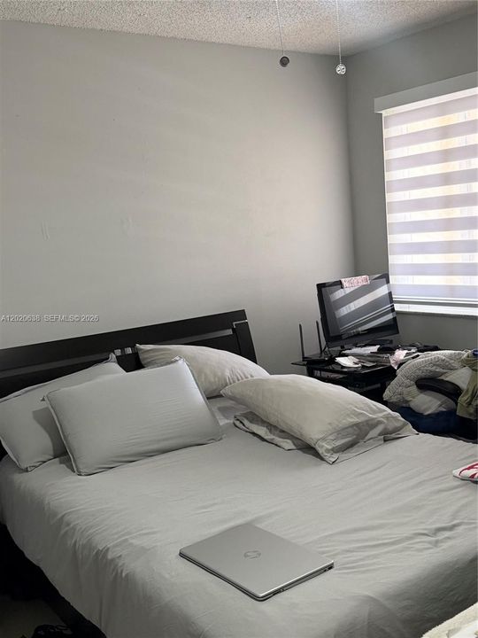 Под контрактом: $459,900 (3 спален, 2 ванн, 1308 Квадратных фут)