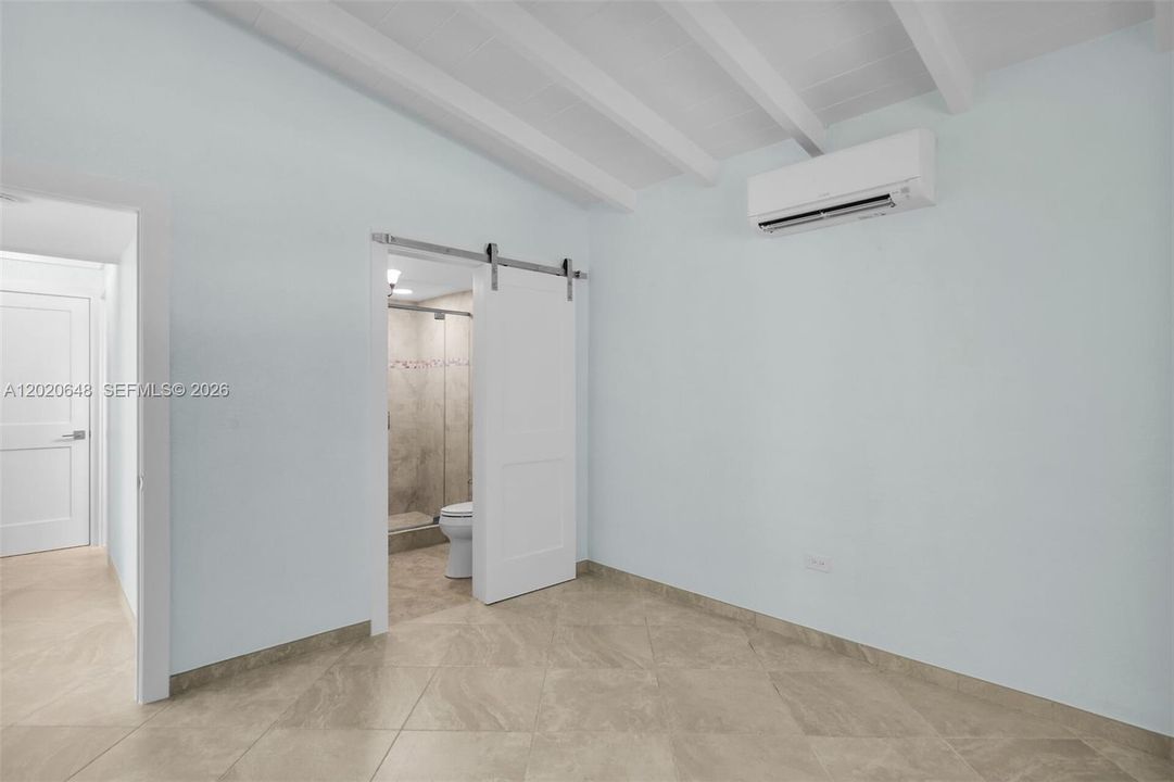 For Sale: $1,390,000 (2 beds, 2 baths, 1279 Square Feet)