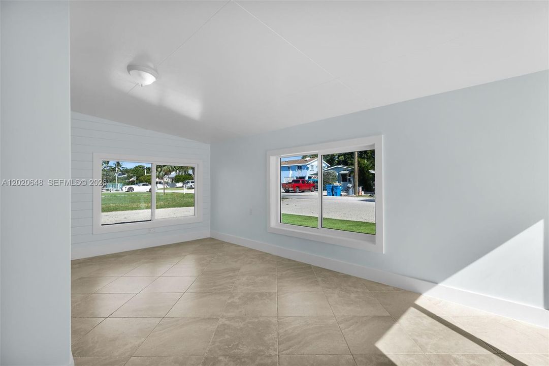 For Sale: $1,390,000 (2 beds, 2 baths, 1279 Square Feet)
