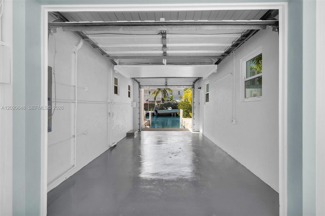 For Sale: $1,390,000 (2 beds, 2 baths, 1279 Square Feet)
