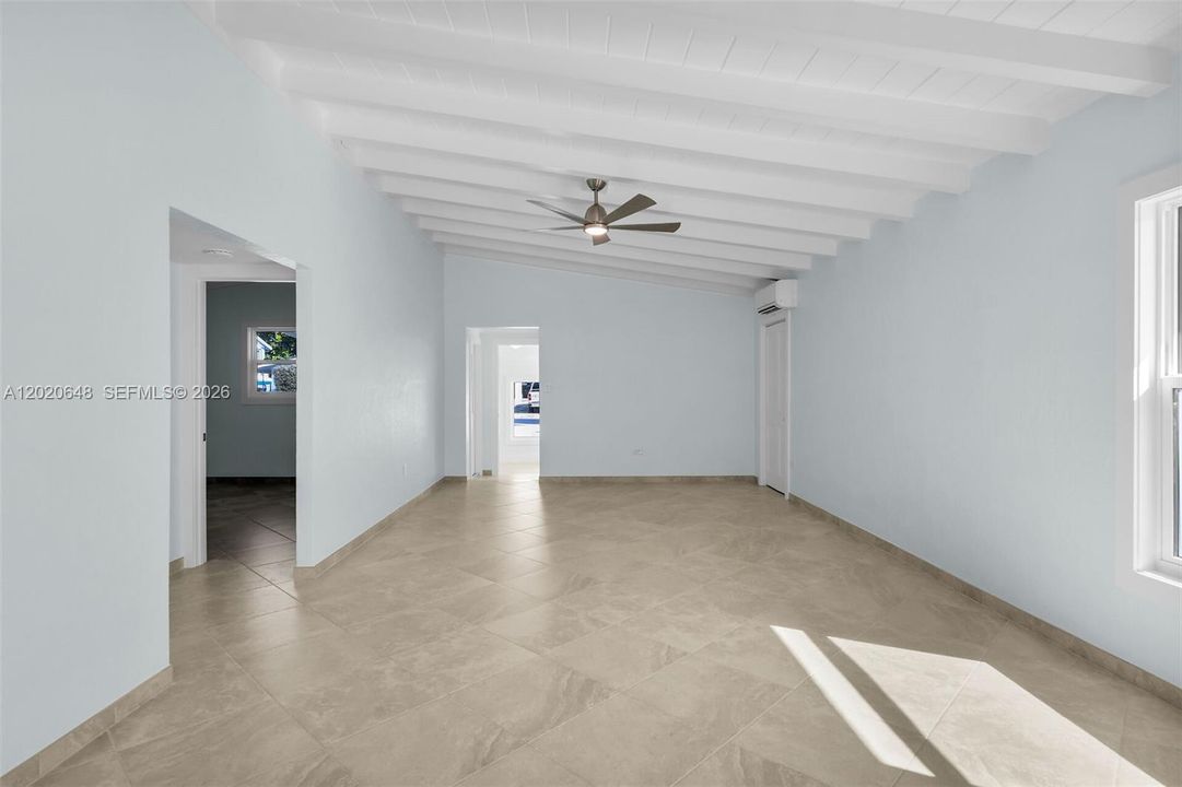 For Sale: $1,390,000 (2 beds, 2 baths, 1279 Square Feet)