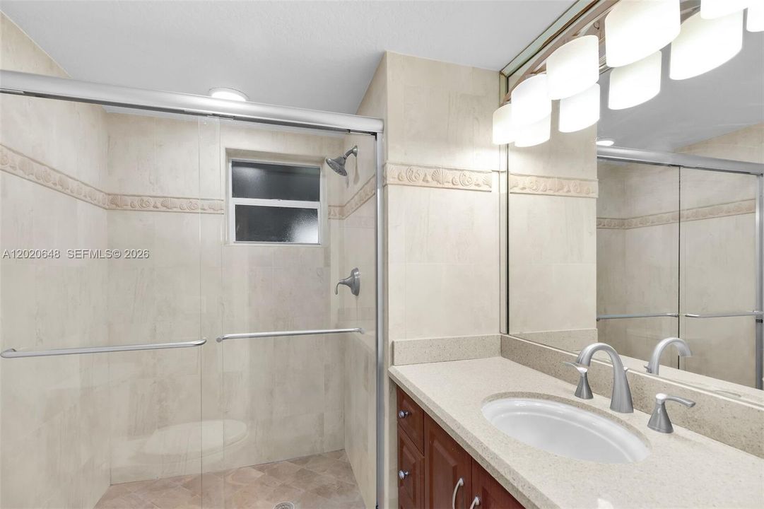 For Sale: $1,390,000 (2 beds, 2 baths, 1279 Square Feet)