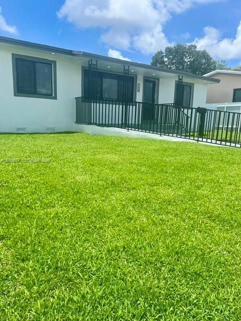 For Rent: $3,000 (3 beds, 2 baths, 1080 Square Feet)