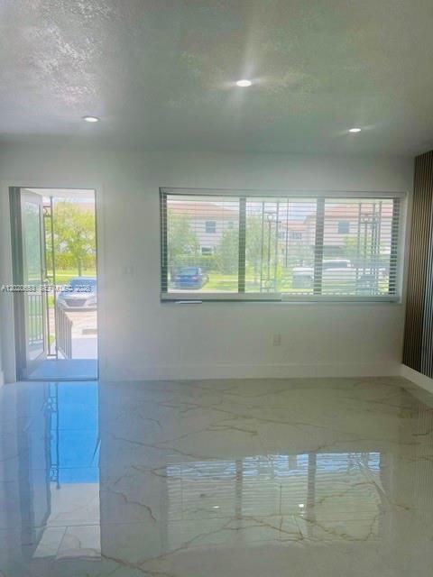 For Rent: $3,000 (3 beds, 2 baths, 1080 Square Feet)