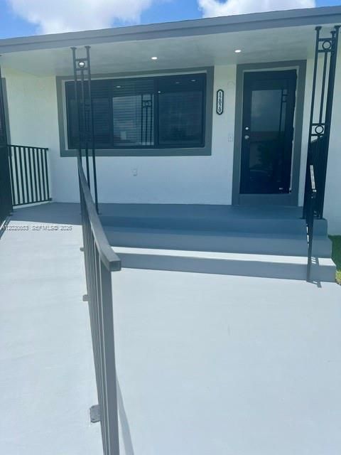 For Rent: $3,000 (3 beds, 2 baths, 1080 Square Feet)