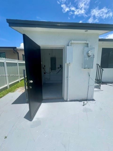 For Rent: $3,000 (3 beds, 2 baths, 1080 Square Feet)