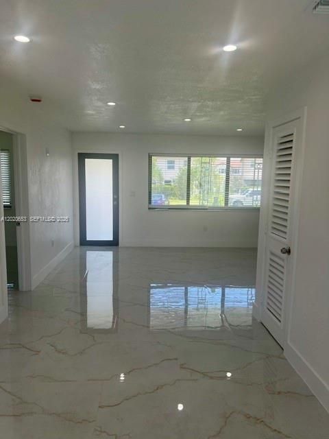 For Rent: $3,000 (3 beds, 2 baths, 1080 Square Feet)