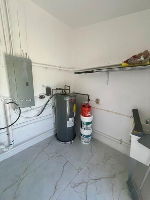 For Rent: $3,000 (3 beds, 2 baths, 1080 Square Feet)