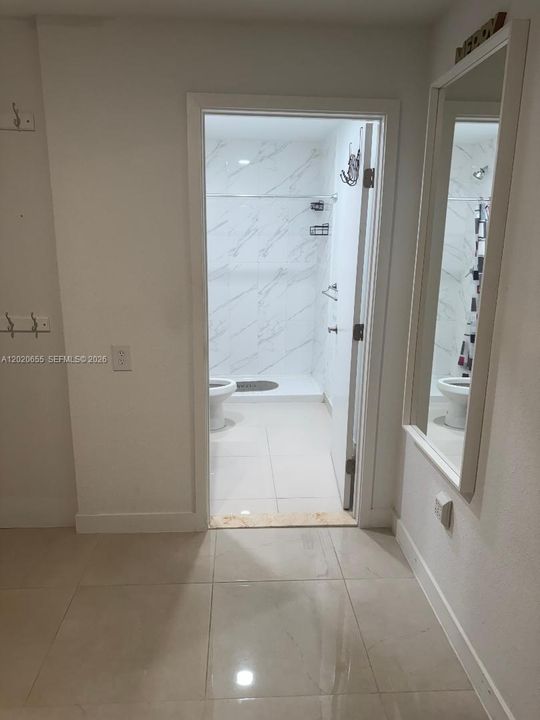 For Rent: $950 (1 beds, 1 baths, 1902 Square Feet)