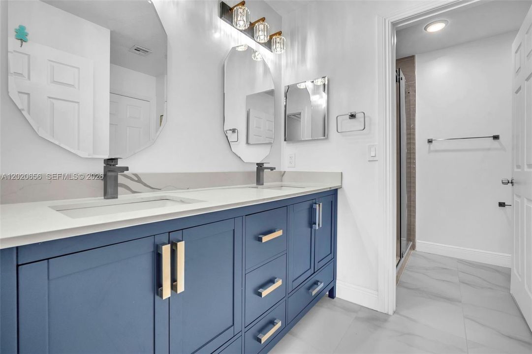 В аренду: $5,850 (5 спален, 3 ванн, 2998 Квадратных фут)