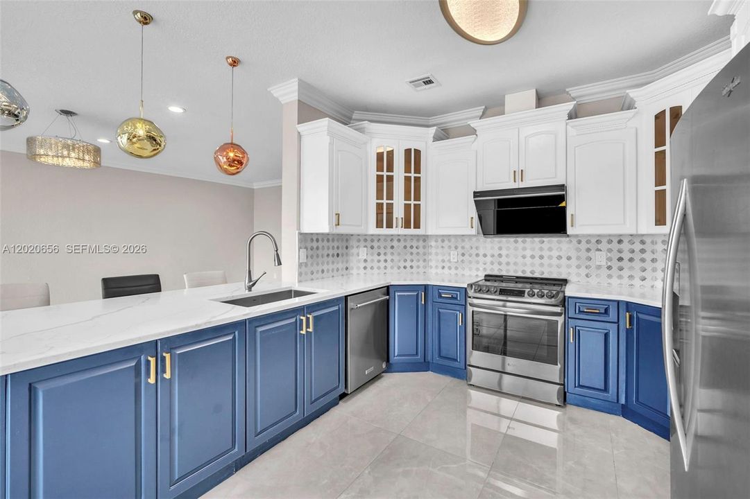 В аренду: $5,850 (5 спален, 3 ванн, 2998 Квадратных фут)